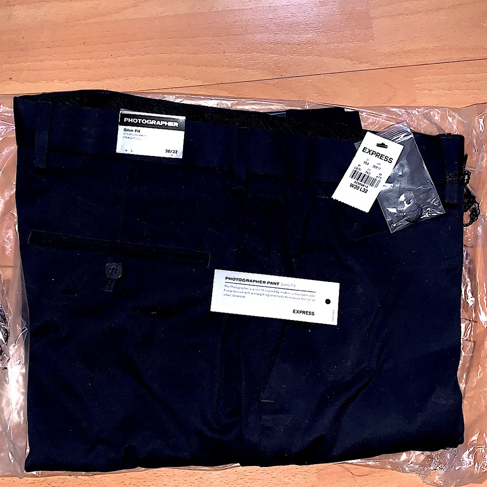 Express Photographer Pant Slim Fit (straight leg). Sits below waist 30/32